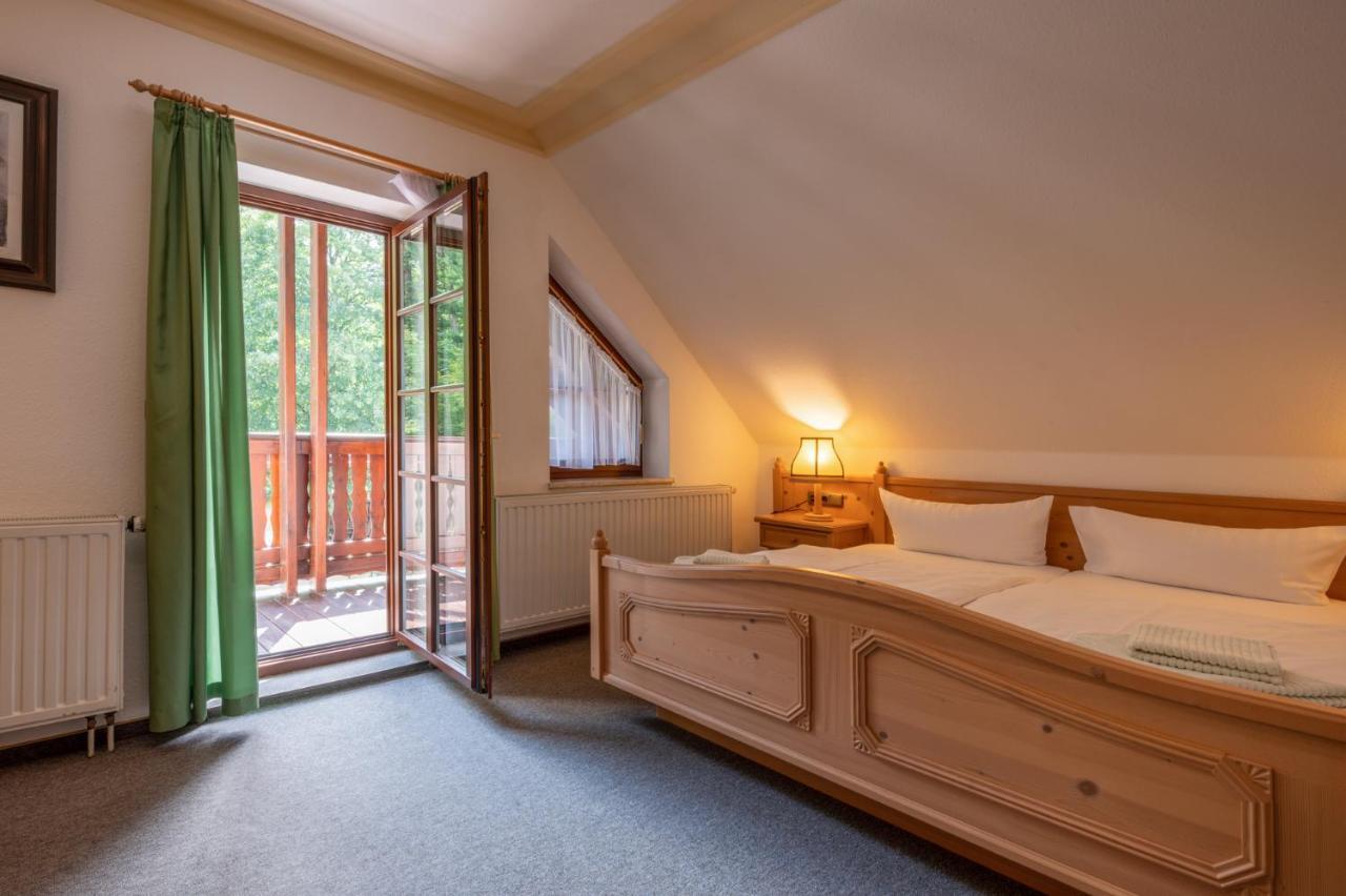 Zur Margarethenmuehle - Landgasthof Und Waldhotel Rosswein Екстер'єр фото